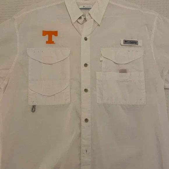 Tennessee Columbia Men’s PFG Short Sleeve Button Up - Picture 2 of 8
